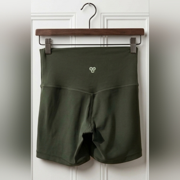 TNA Pants - TNA TnAction High-Waist Biker Shorts – Dark Olive / Khaki Green (Size S)